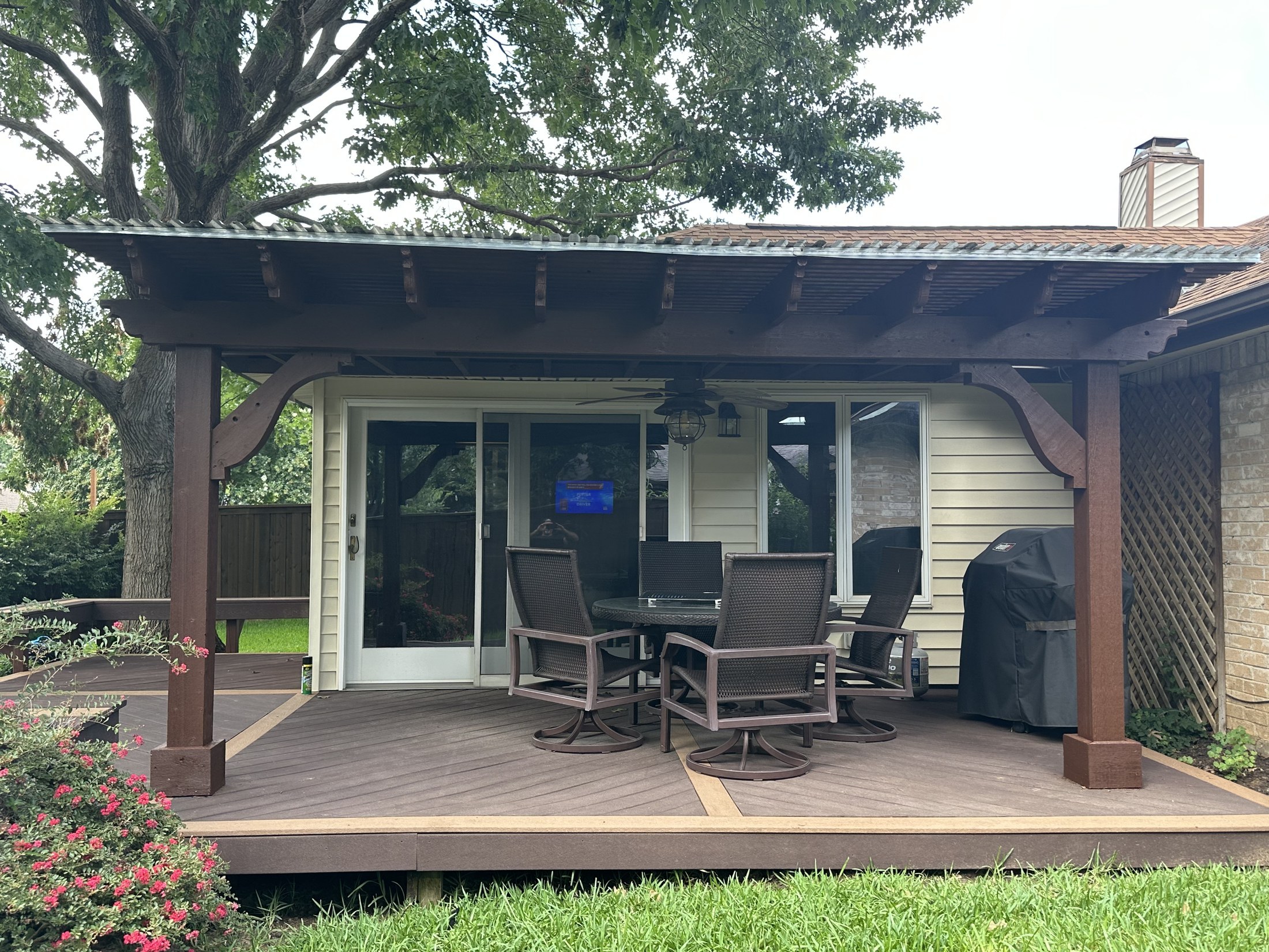 Finished deck and pergola by Capatina Builders